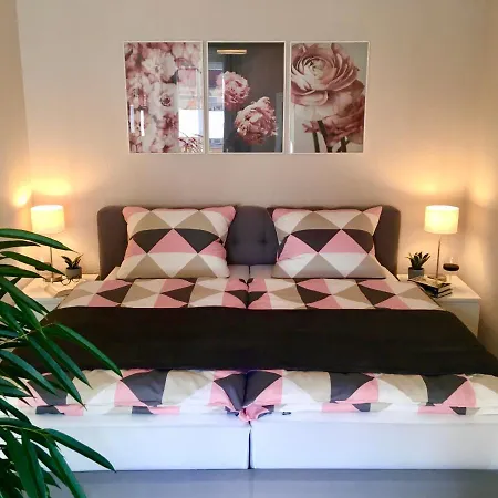 Schoene Am Mathildenbrunnen Apartament